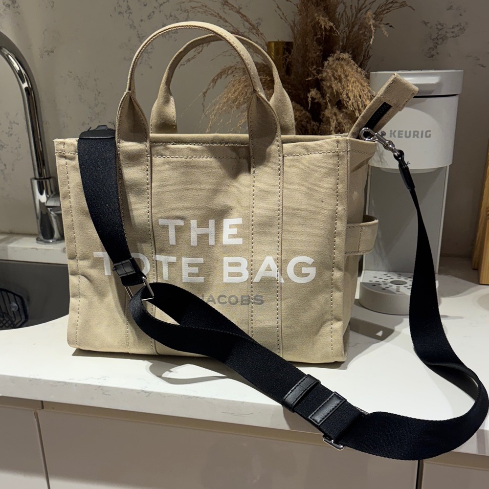 Marc Jacobs Tan Tote Bag - Picture 3 of 8
